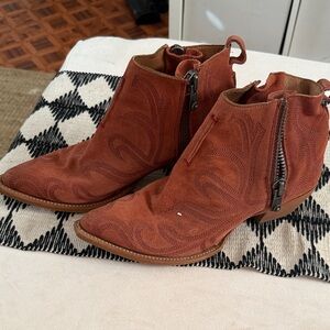 Frye Women's Ankle Boots in Rust Brown